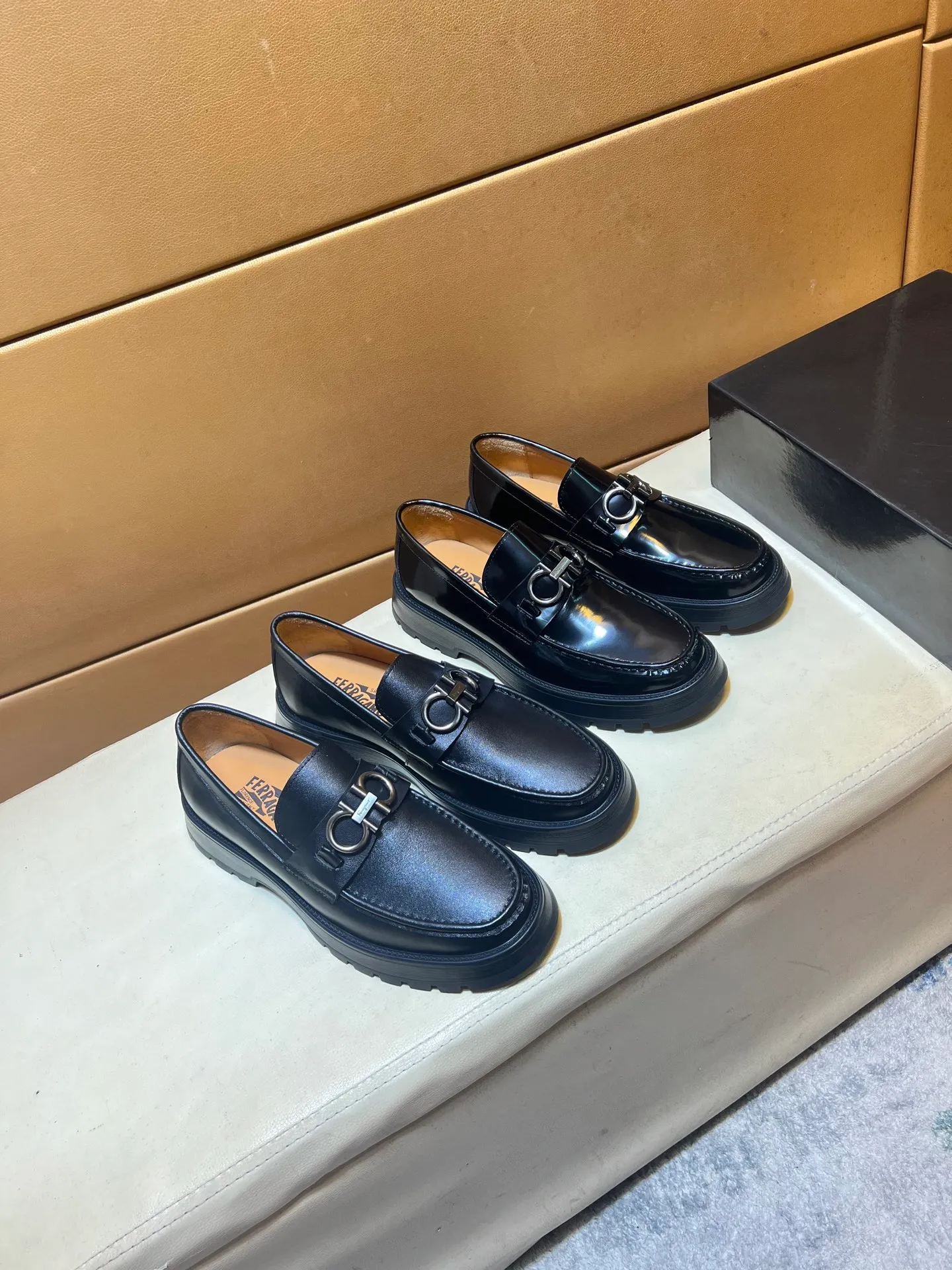 pp440💰👑👑👑 PRADA·PRADA Niuli·Exclusive first launch·～Unique modern style sneakers. Counter purchasing 🏃casual leather shoes😍😍 original shiny leather imported from Italy (refuses to discolor and rub feet) soles: original soles specially provided by the original factory, super cool 😍 lace up and walk with wind 👍 style design ⚠️ super comfortable, wear-resistant and non-slip original soles. Just like shooting the real thing🎬The real thing is better. Suitable for outdoor and driving👍Perfect high-quality sneakers, men's shoe size: 38-44